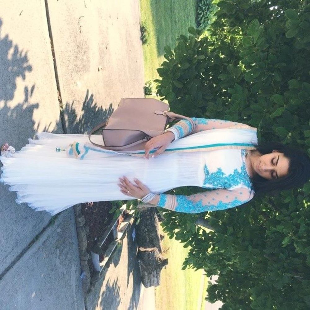 Meet your Posher, Muqadas